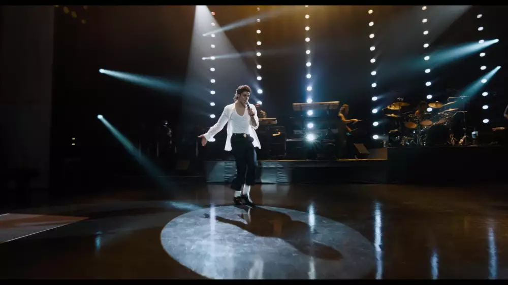 Первый трейлер фильма про Майкла Джексона обсуждают в сети