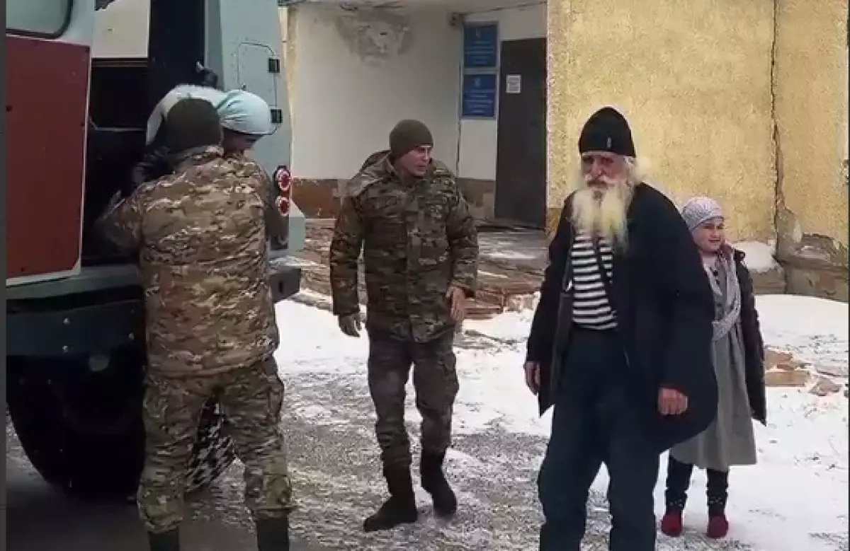 Экстренная остановка: в Акмолинской области более 50 иностранцев эвакуированы на трассе