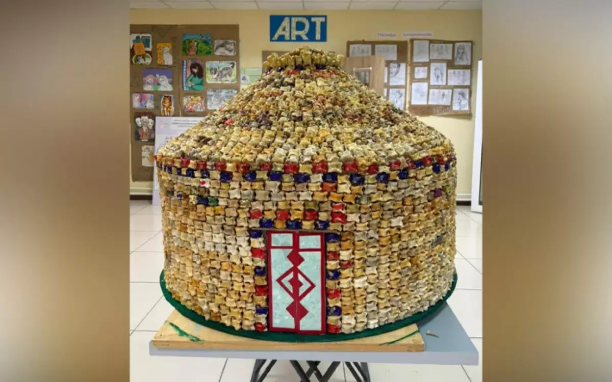 Юрту из асыков соорудили в Актобе