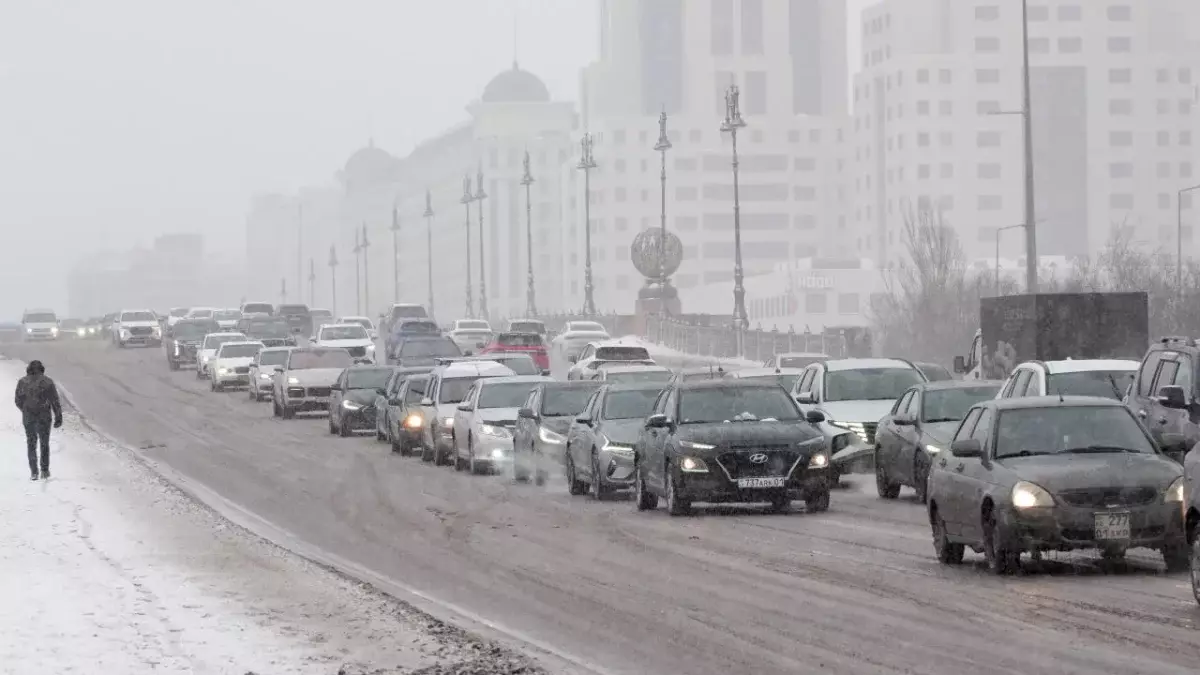 Соль под запретом: как теперь будут бороться с гололедом на дорогах