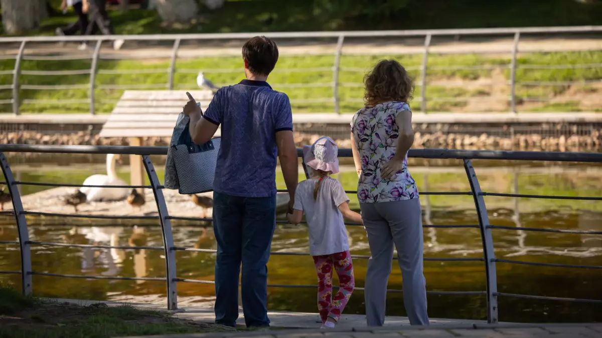 Ер әлде әйел: Үйде кім көп табыс табуы керек?
