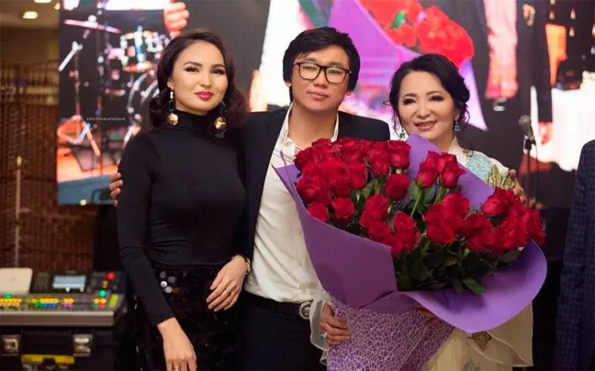 Гүлзира Айдарбекова Қайрат Нұртастың жаңа үйін көрсетіп мақтанып алды