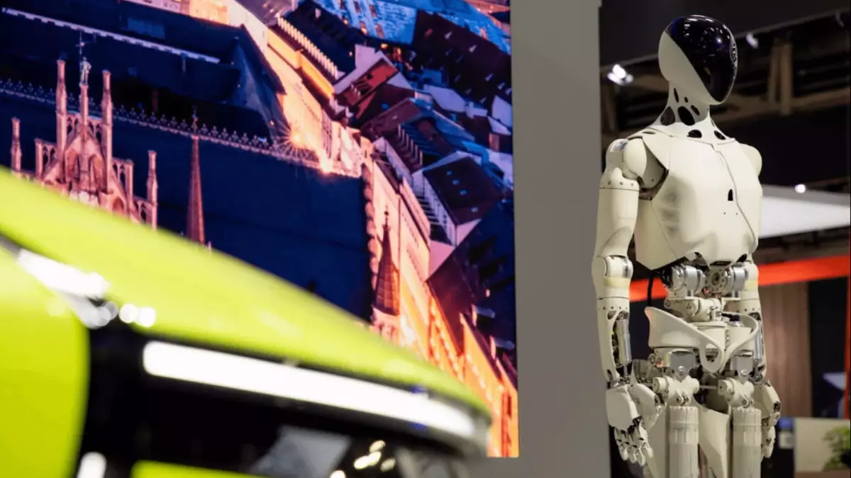 Қытайда адам тәрізді робот Iron-ды таныстырды