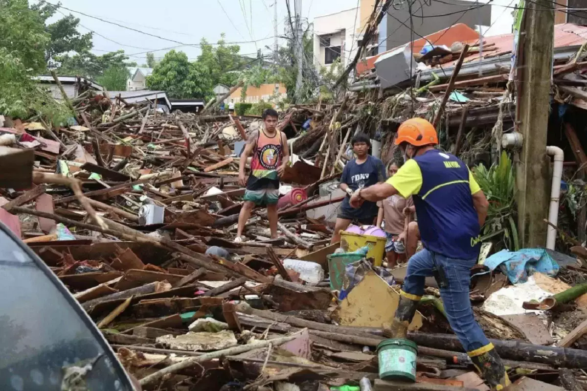 Филиппинде тайфун салдарынан қаза тапқандар саны 188-ге жетті