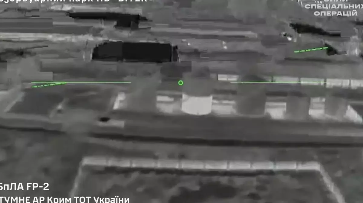 Удар по Крыму: ВСУ уничтожили нефтебазу и топливные поезда