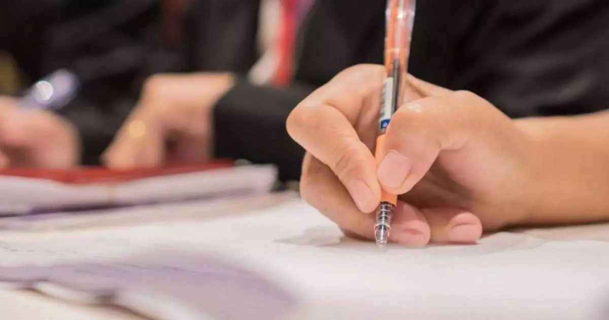  60 жыл тұрса да тіл үйренбеген азамат елден қуылуы мүмкін 