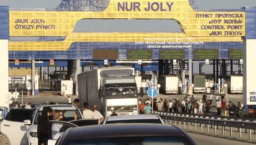 Казахстан и Китай переходят на безлимитную систему выдачи разрешений на автоперевозки