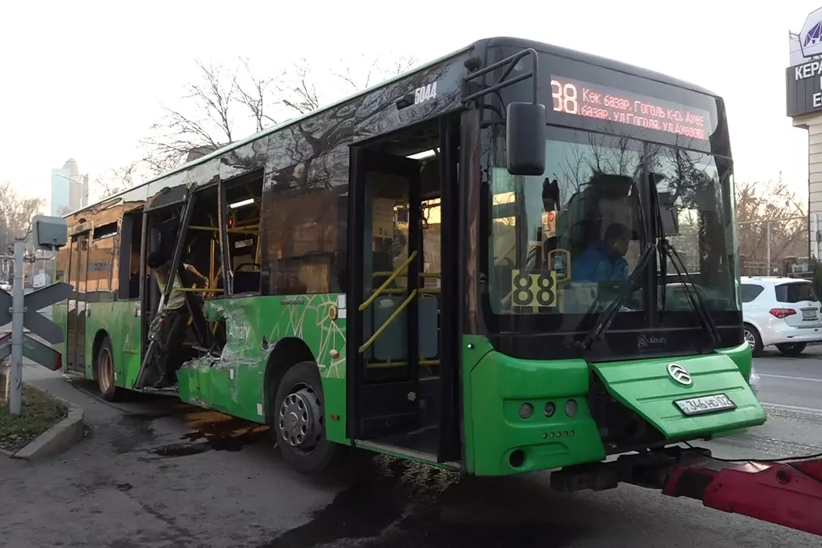 Безопасность на дороге: полицейские призвали водителей автобусов соблюдать ПДД