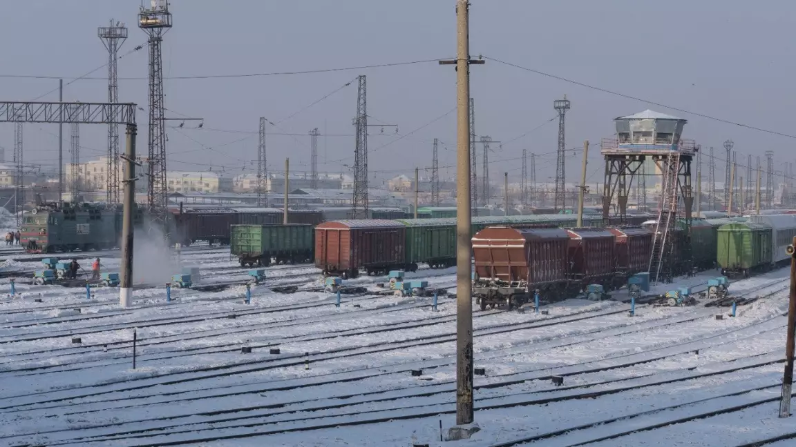 Қостанай облысында вагонның астында жатқан ер адам соңғы сәтте құтқарылды