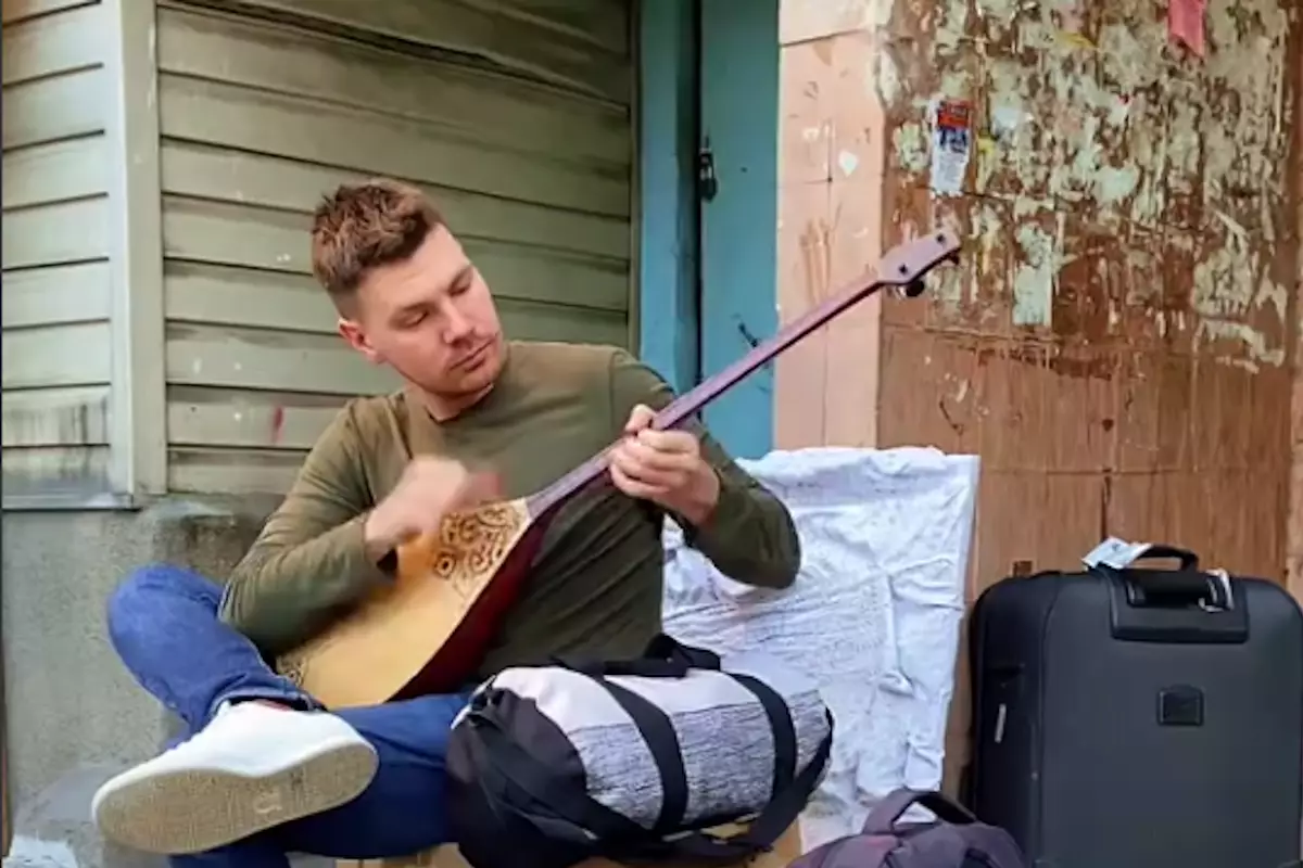 «Рахмет, Ата»: блогер рассказал, как дедушка-сибиряк привил ему любовь к казахскому языку