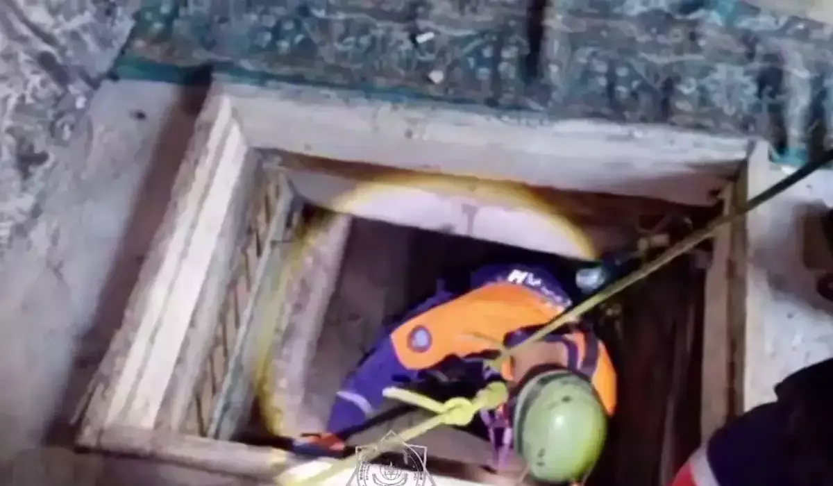 Талдықорғанда су құбырын жөндеп жүрген адам құдыққа құлап кетті