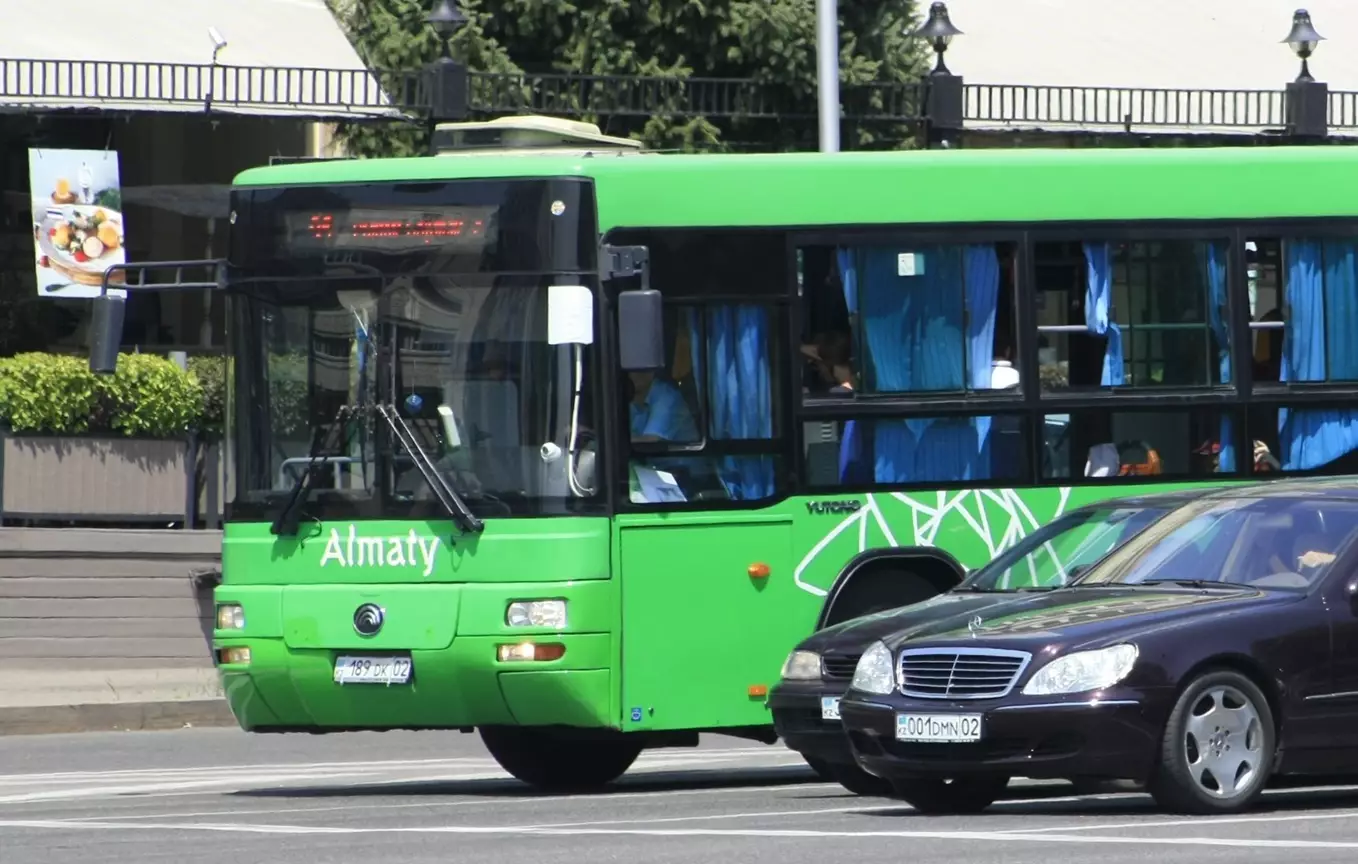Полиция заявила о росте числа ДТП с участием автобусов в Алматы