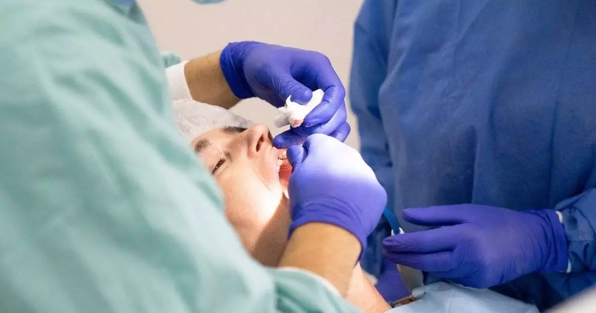  Атырауда пациент стоматологтың құралын жұтып қойған 