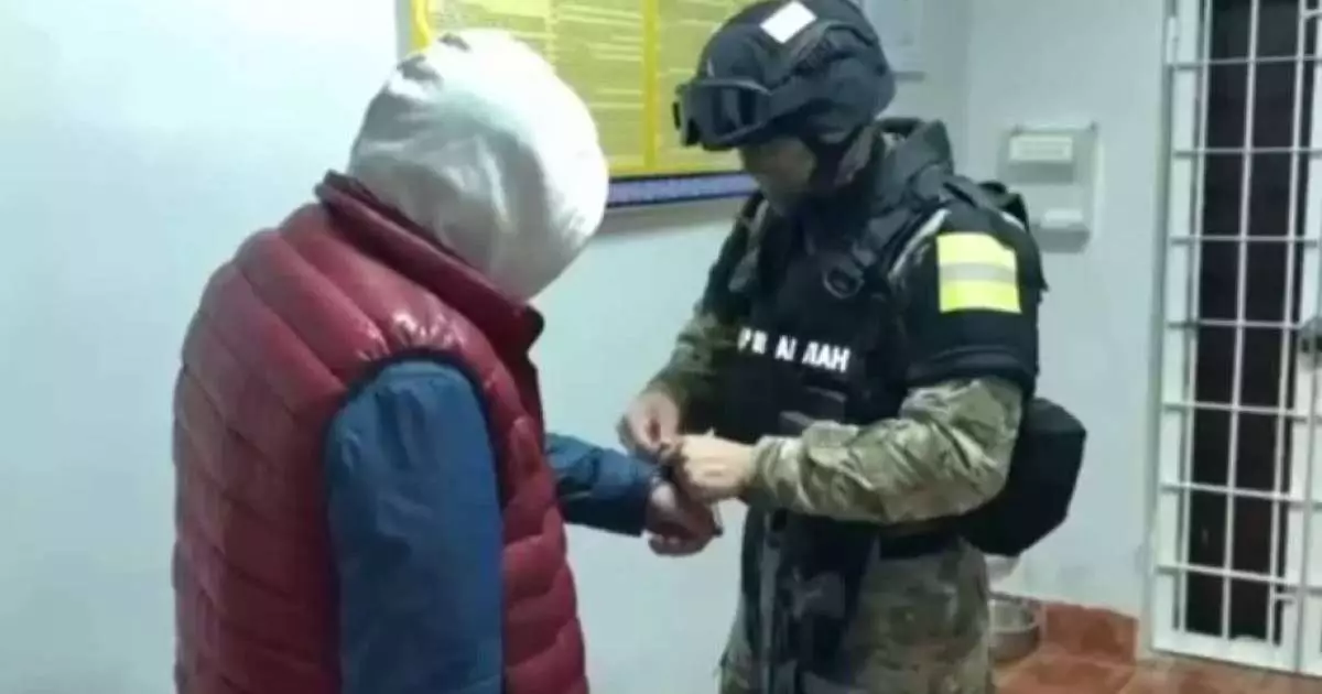  Шымкентте ақша бопсалады деген күдікпен блогер-журналист ұсталды 