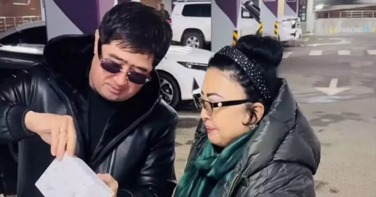  «Америкадан келді»: Мұқасан Шахзадаев Мақпал Жүнісованы қуантты (ВИДЕО) 