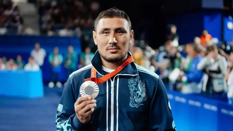 Париж Паралимпиадасының жүлдегері Ерғали Шамей жаңа салмақта Азия чемпионы атанды