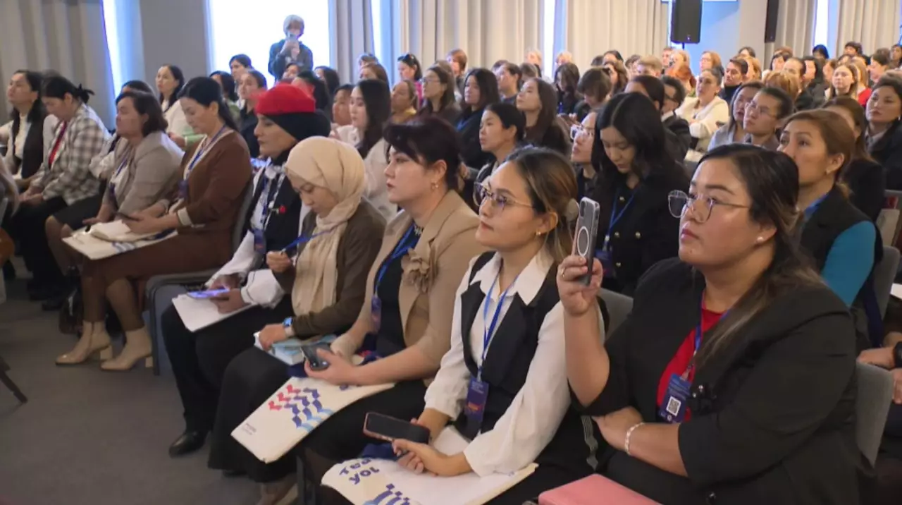 Мектептерде ЖИ көмекші құрал ретінде ғана пайдалануы тиіс