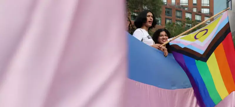 Трансгендеры в США лишились права указывать свой пол