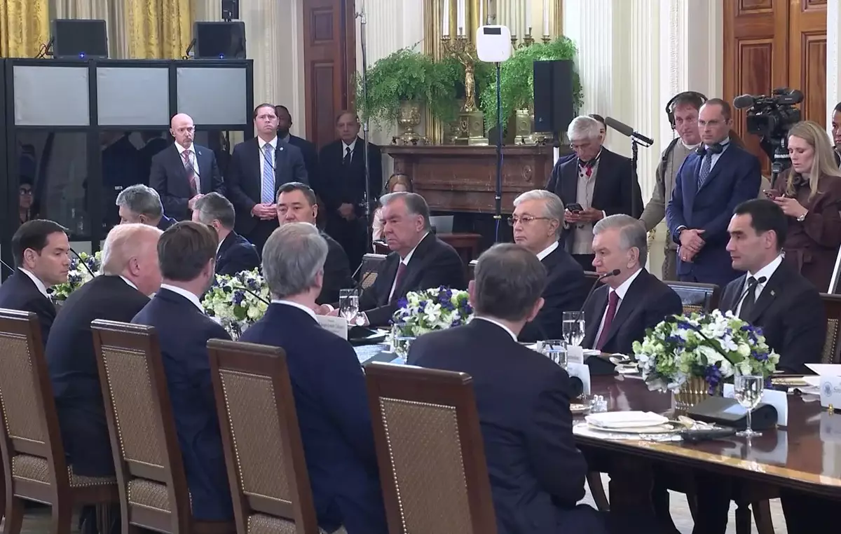 Дональд Трамп встретился в Белом доме с Главами государств пяти стран Центральной Азии