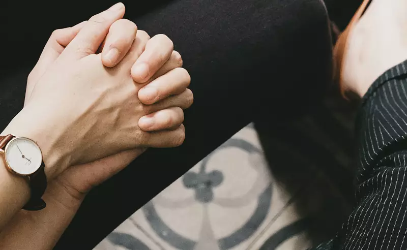 В Казахстане женщина отдала 4,5 миллиона тенге, чтобы муж перестал ей изменять