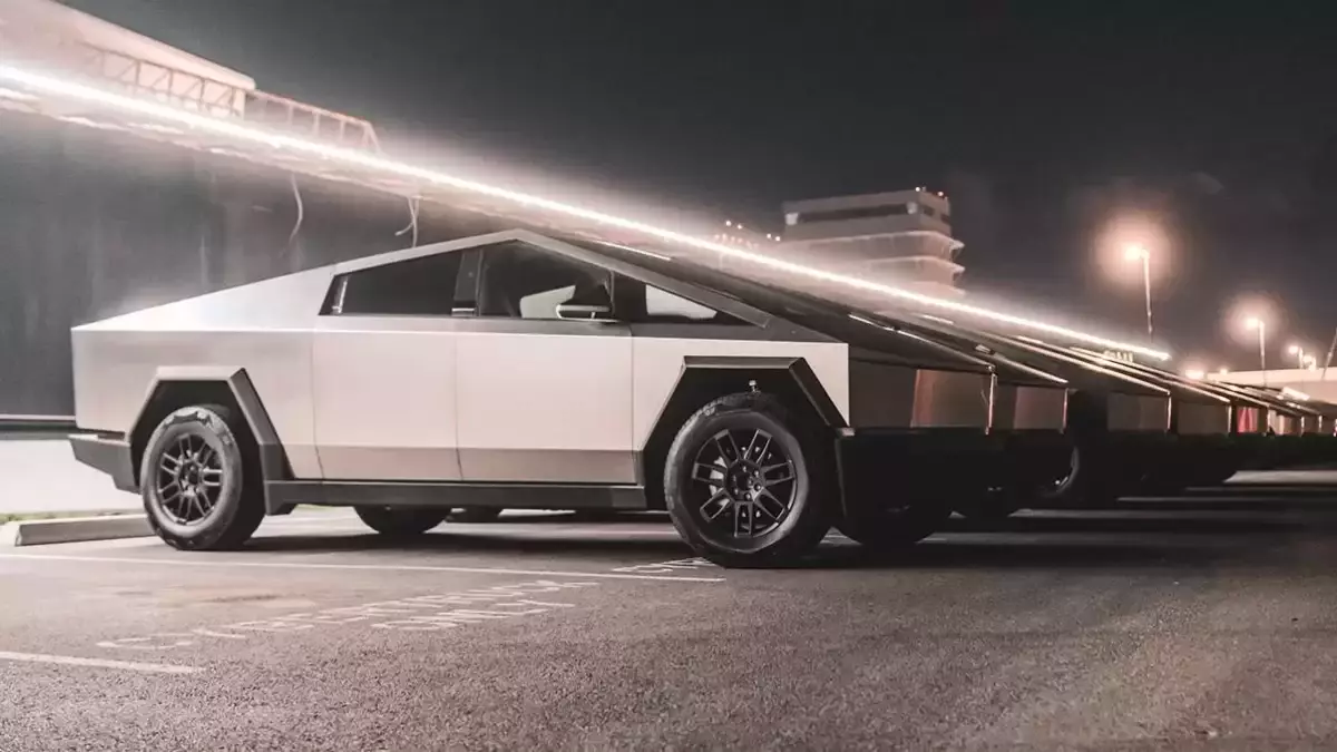 Акции Tesla упали после утверждения рекордного бонуса Маску