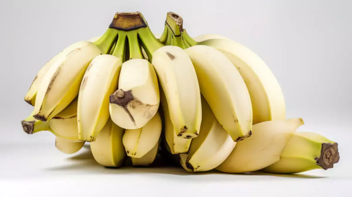 Почему бананы нельзя хранить в связке: простой трюк, который спасет их от почернения - новости на Lada.kz 07.11.2025