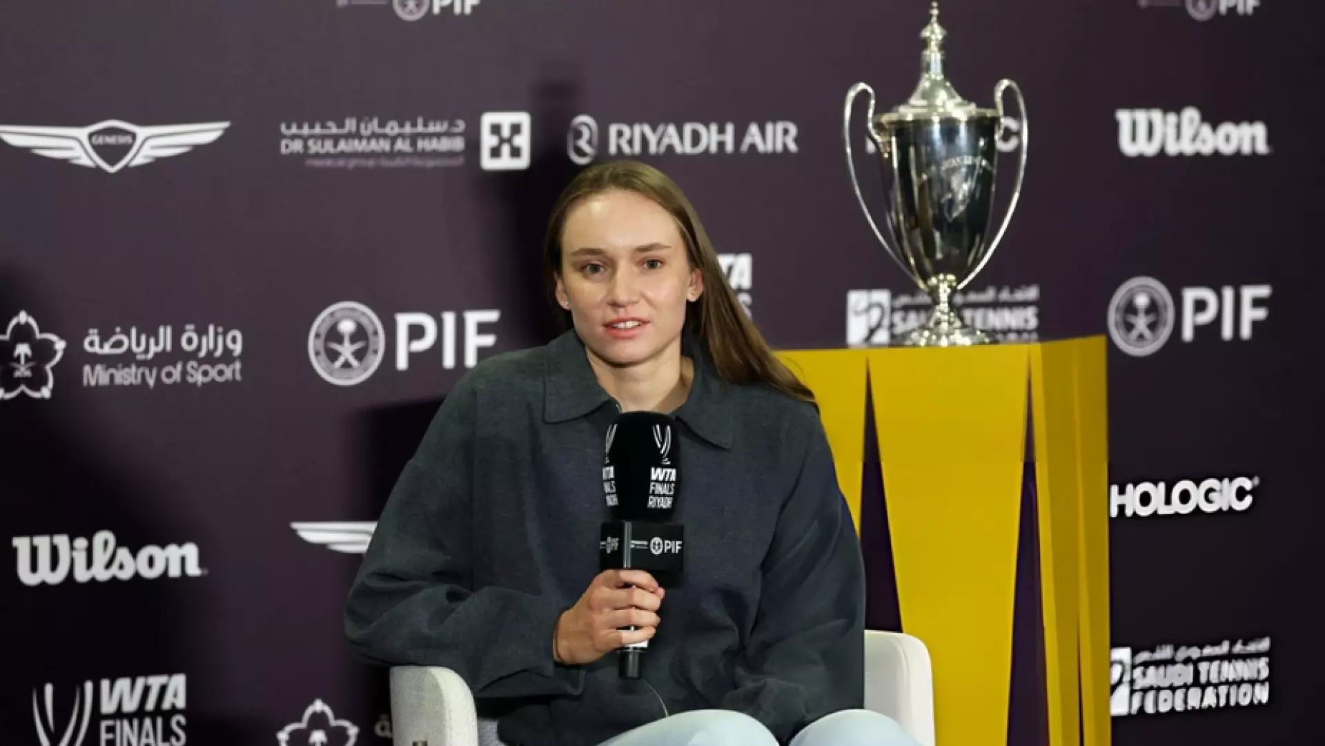 Рыбакина получила травму перед финалом WTA Finals