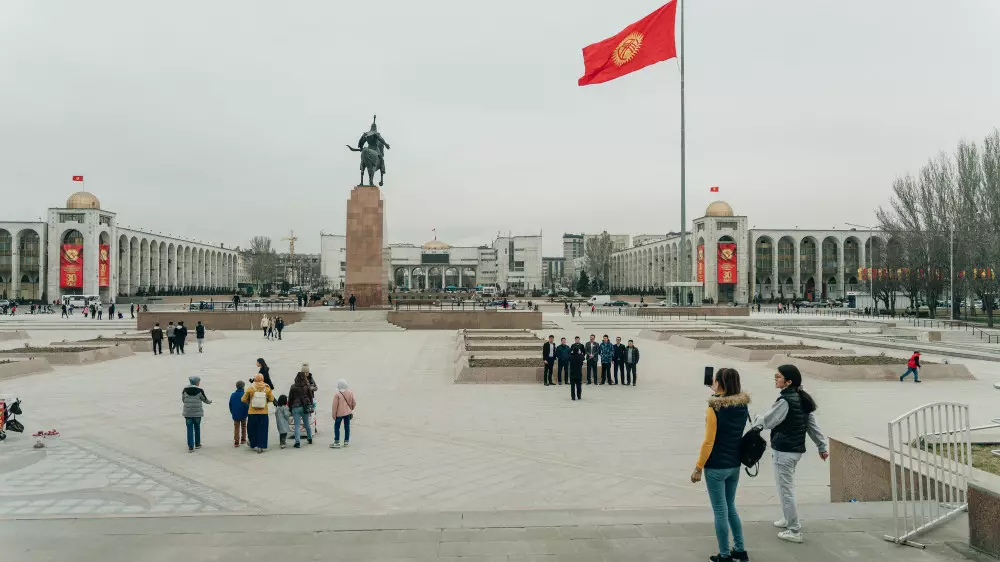 В Кыргызстане составили список тех, кто грабил страну