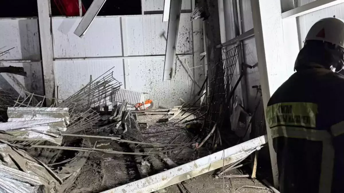 В Павлодаре обрушилась плита перекрытия: под завалами погиб рабочий