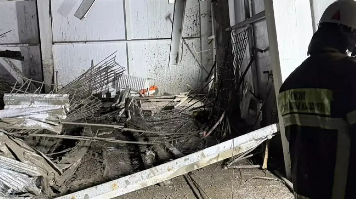 В Павлодаре под завалами школы нашли тело мужчины