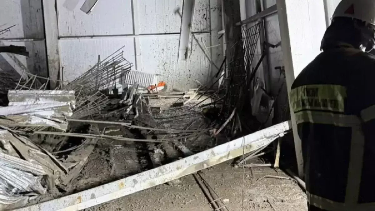 Павлодарда құлаған мектеп ғимаратының астынан ер адамның денесі табылды