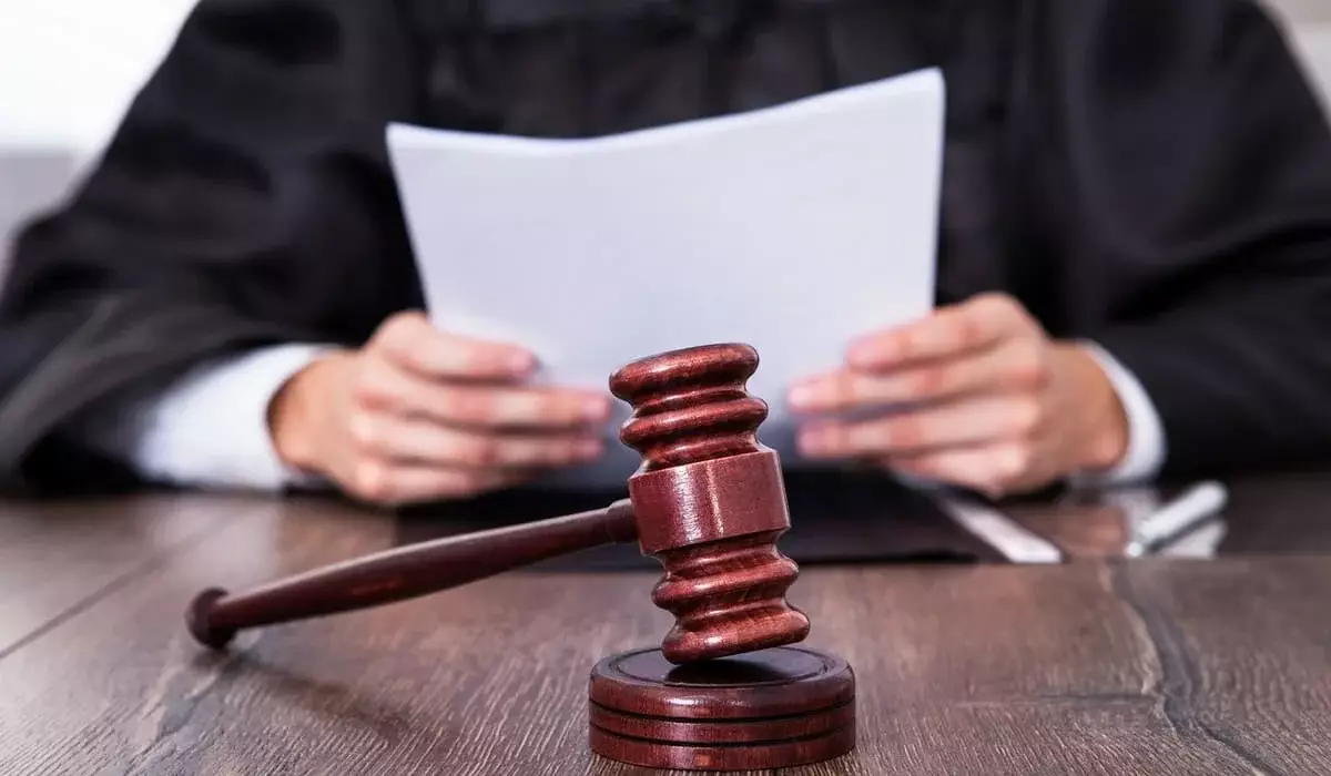 В Шымкенте осудили главу строительной фирмы после гибели ребенка в яме