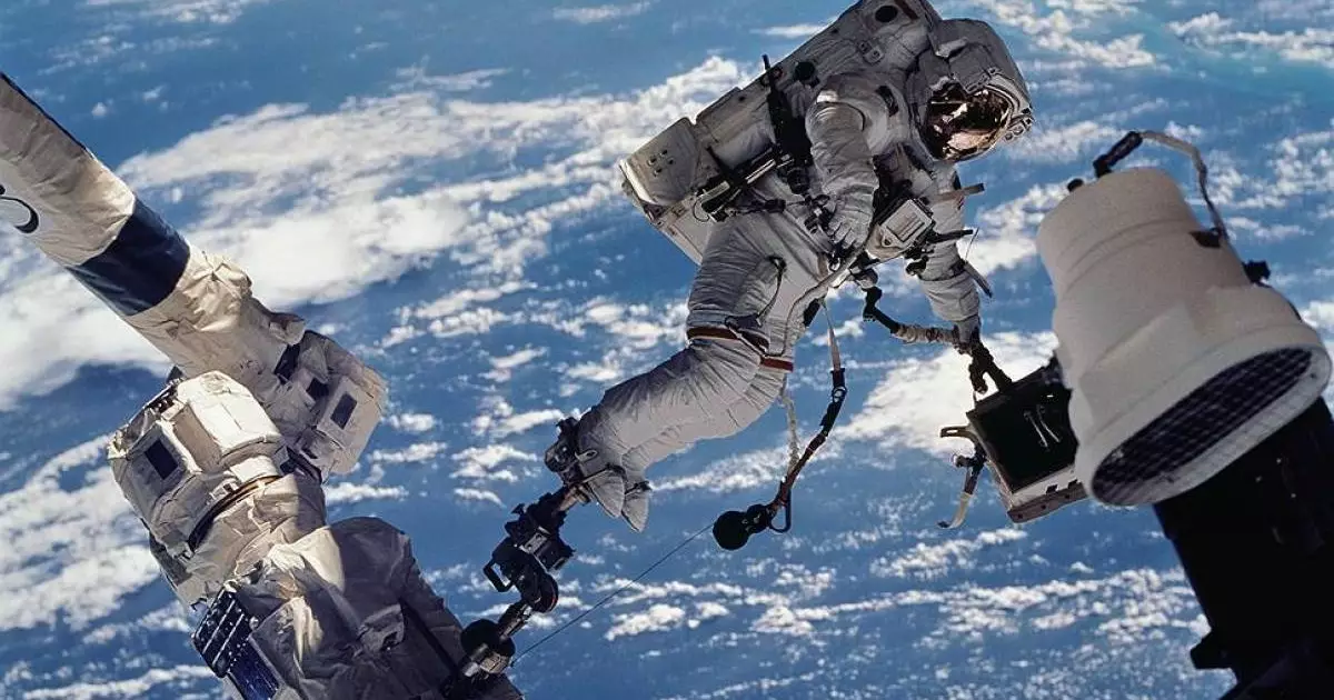  Космосқа ұшып кеткен қытайлық ғарышкерлер енді Жерге қайта алмай отыр 