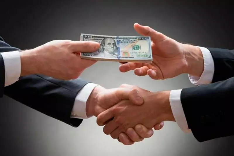 Список чиновников, разворовавших бюджет, составили в Кыргызстане