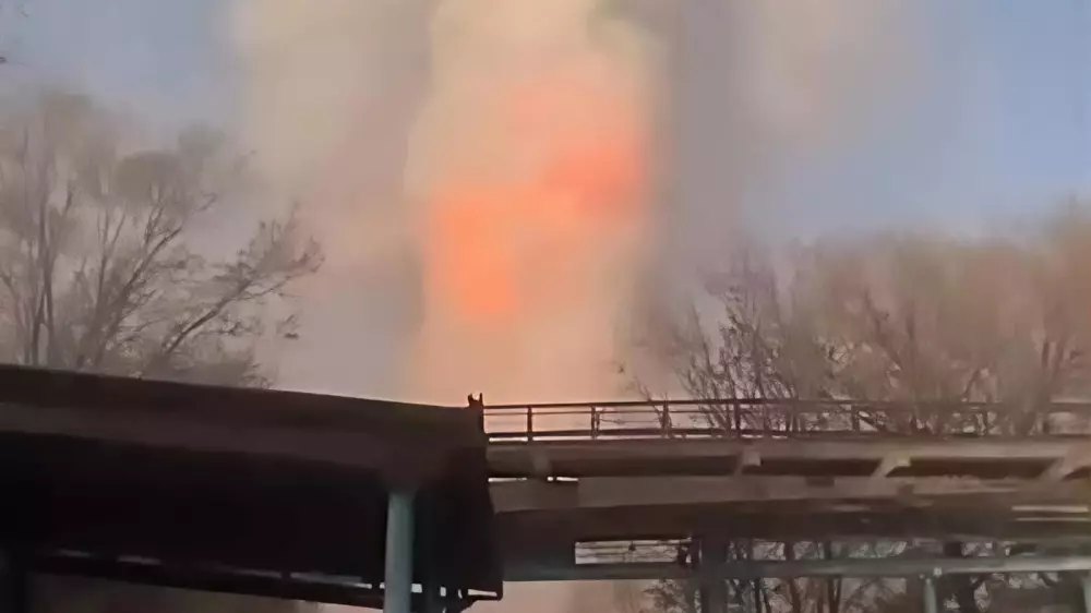 Мощный взрыв попал на видео в Таразе