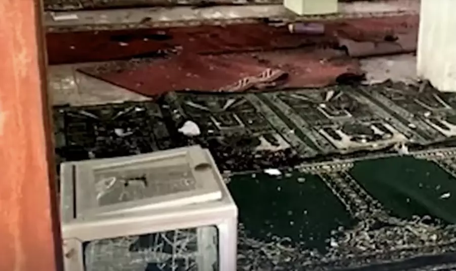 Джакартада жұма намаз кезінде мешітте жарылыс болды