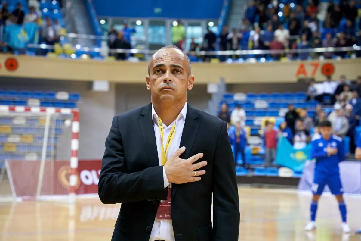 Сборная Казахстана по футболу прощается с главным тренером