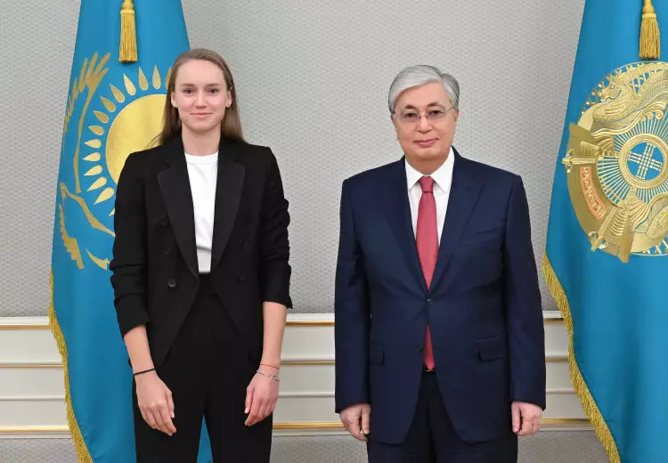 Касым-Жомарт Токаев поздравил Елену Рыбакину с победой на WTA Finals
