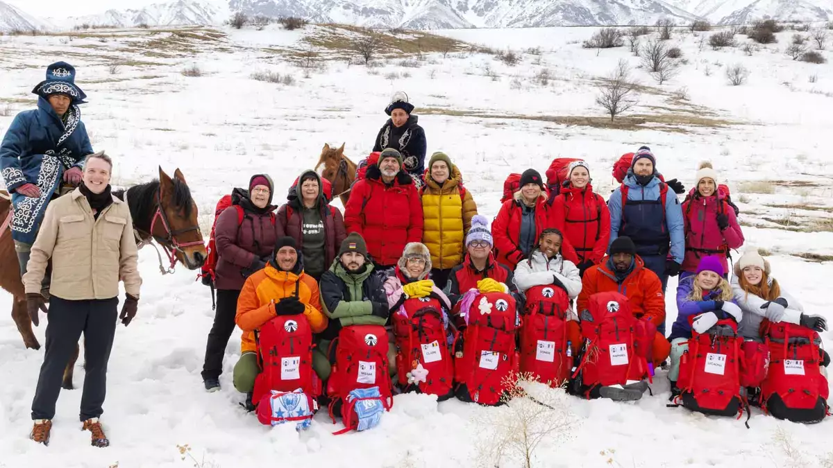 Первый дуэт выбыл в шоу Pékin Express 2025: Ледяной маршрут стартовал в Казахстане.