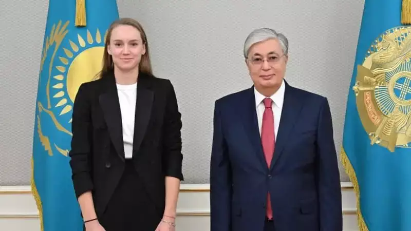 Қасым-Жомарт Тоқаев Елена Рыбакинаны марапаттады