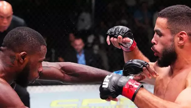 Главный бой UFC в весе Рахмонова завершился нокаутом