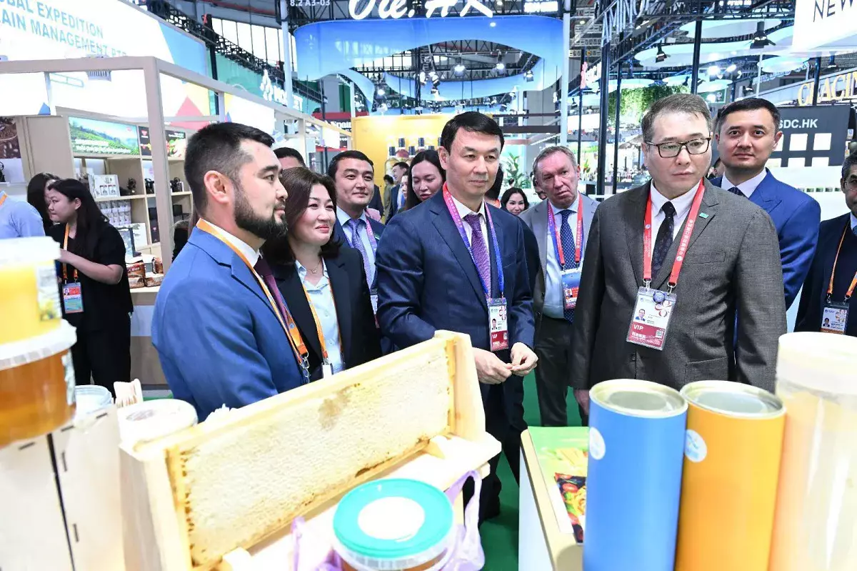 Алматы әкімі Шанхайдағы халықаралық импорттық көрмеге қатысты