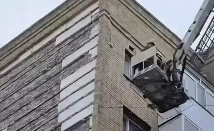 Астанада фельдшердің басына кондиционер құлады: оның жағдайы айтылды