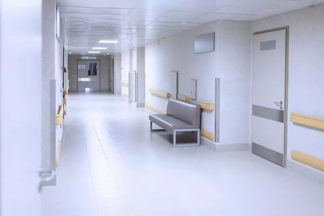 Жағдайы өте ауыр: Астанада тұрғын үйдің қасбеті құлап, 5 адам зардап шекті