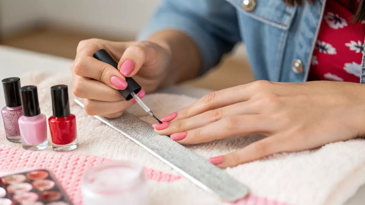 Кризис в индустрии маникюра: клиенты массово отказываются от услуг мастеров