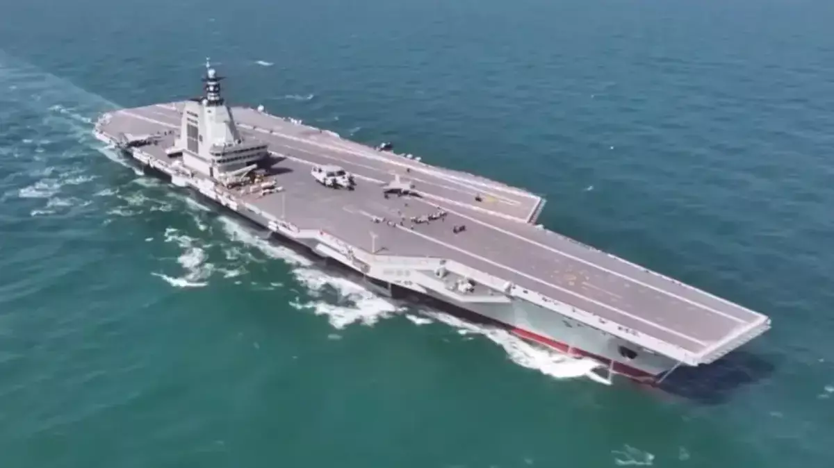 Китай построил уникальный авианосец с электромагнитными катапультами - новости на Lada.kz 09.11.2025