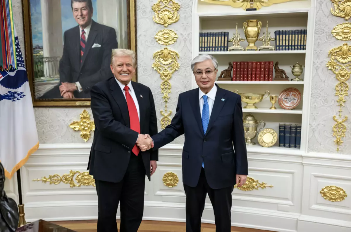 Ақ үйдің баспасөз қызметі Қасым-Жомарт Тоқаев пен Дональд Трамптың суреттерін жариялады (ФОТО)