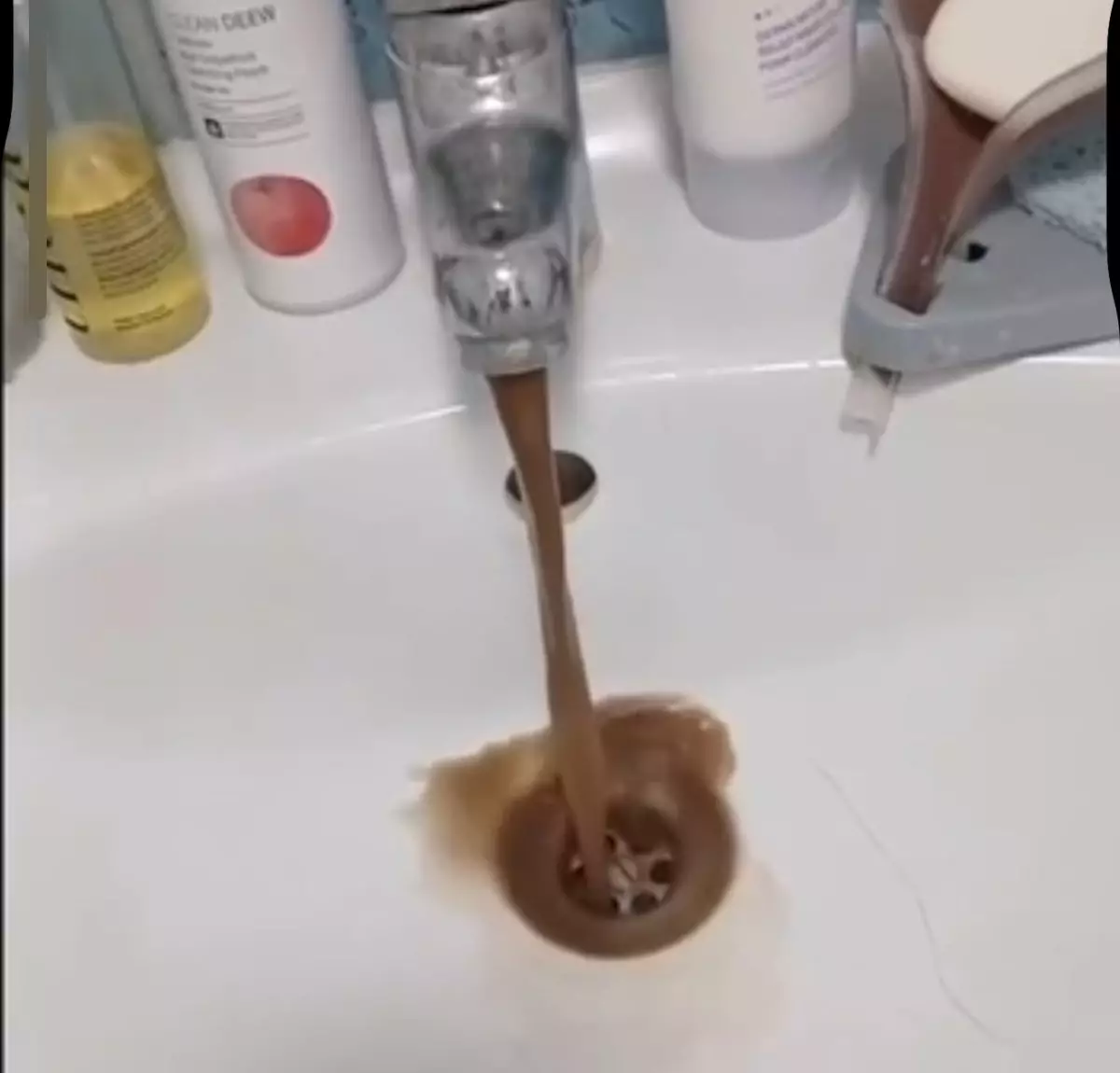 Көкшетау жұрты лай суға шағымданды