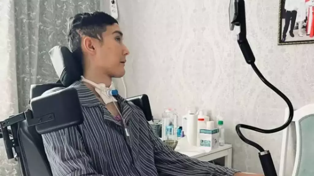 Түркияда ем алған сарбаз Ербаян Мұхтар Қазақстанға оралды