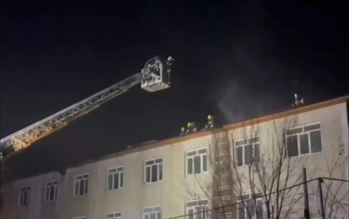 Жағдай бақылауда: Алматы әкімі балалар үйі аумағынан шыққан өрт орнына барды